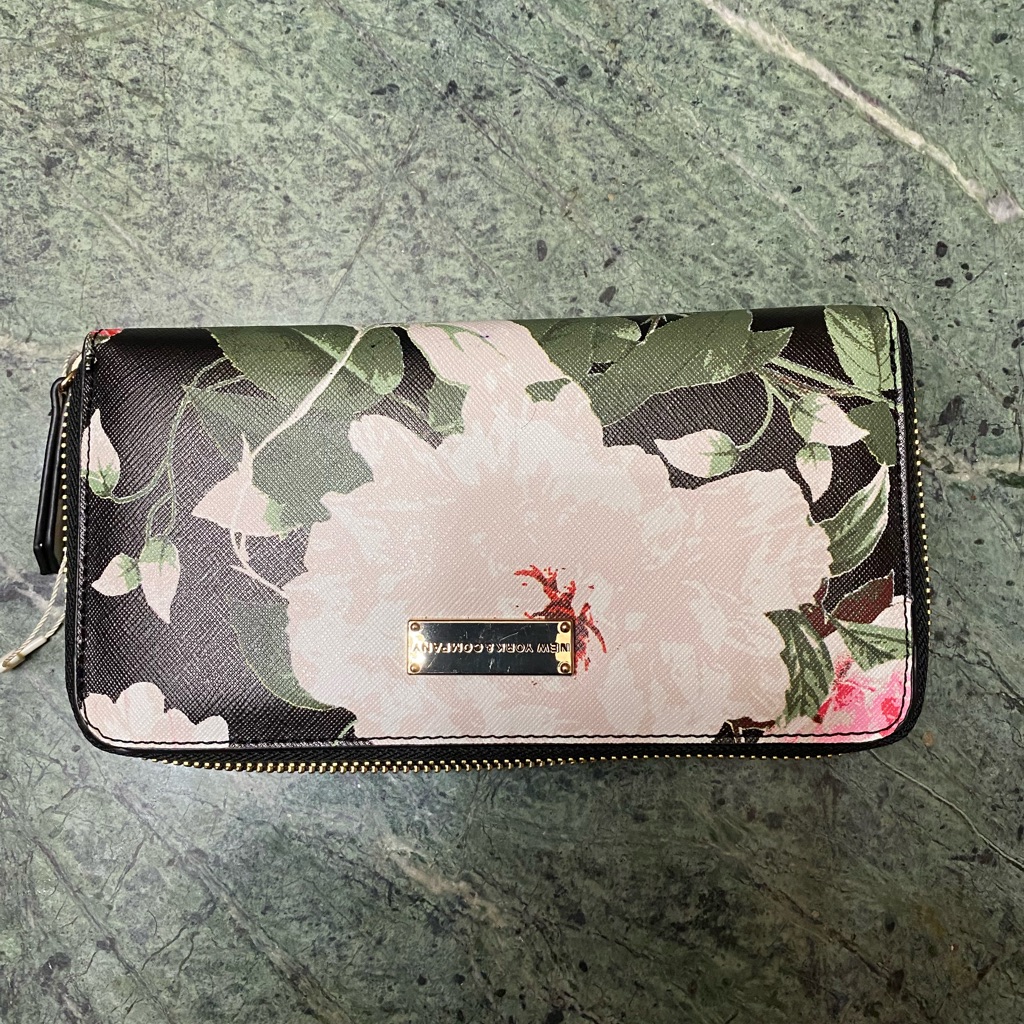 New York And Company Floral Wallet Brand New